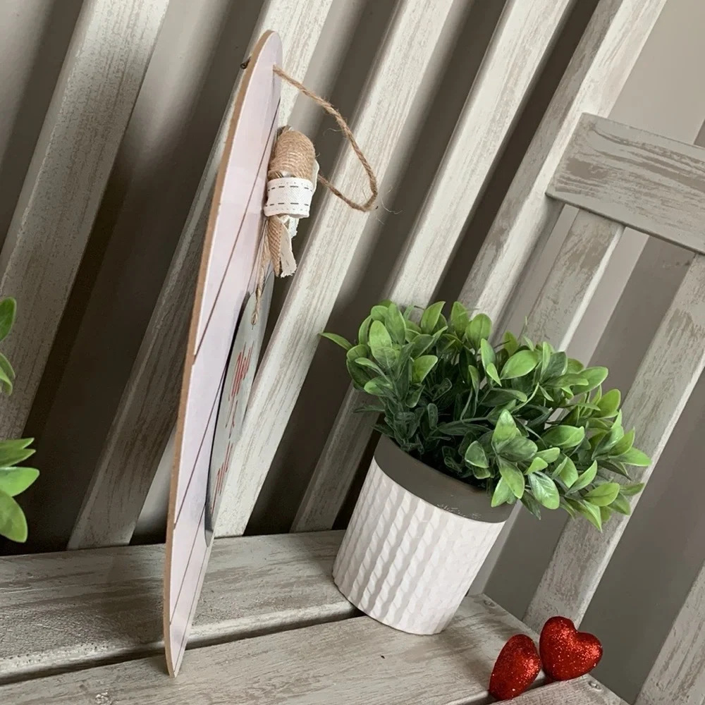 Valentine’s Day Wall or Door Hanging ❤️🆕❤️⭐️A 2 for $14 Item ⭐️